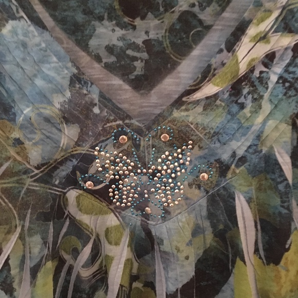 Top - Picture 2 of 2